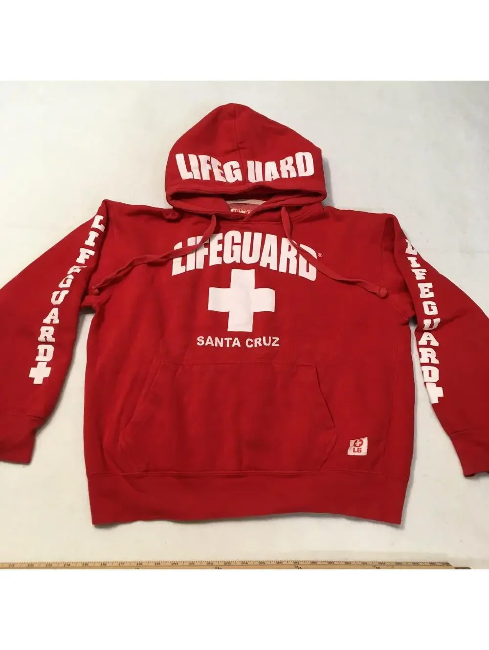 Vintage Lifeguard SANTA CRUZ Beach California Red Hoodie Sweatshirt MED - Picture 1 of 9